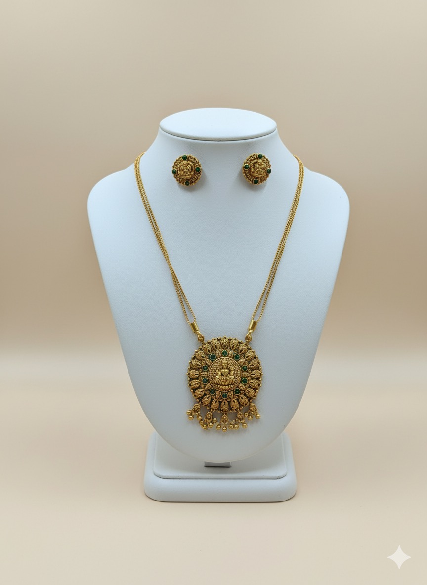 Traditional South Indian Kemp Stone Lakshmi Pendant & Chain